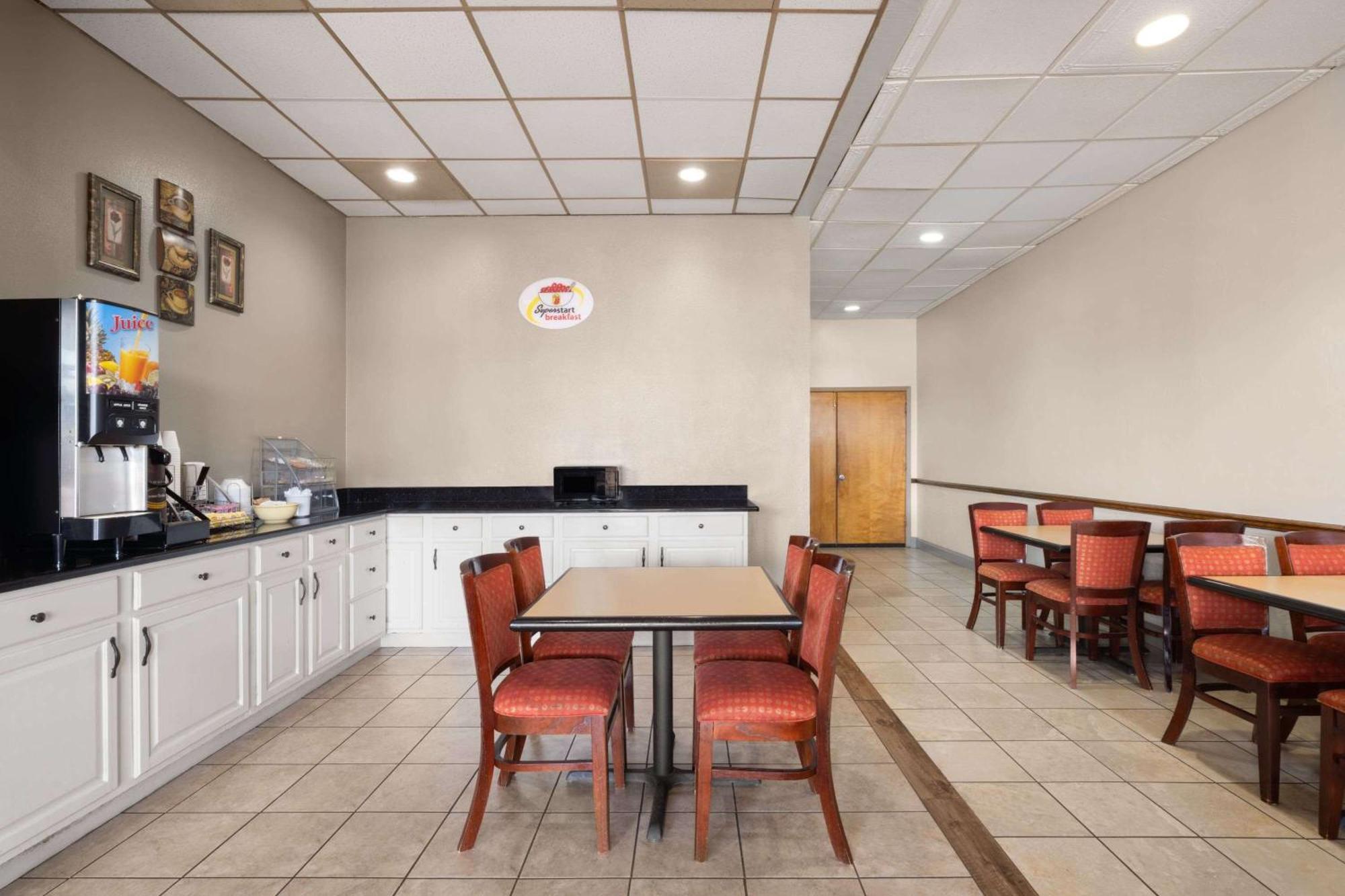 Super 8 By Wyndham Longview/North Motel Exterior foto